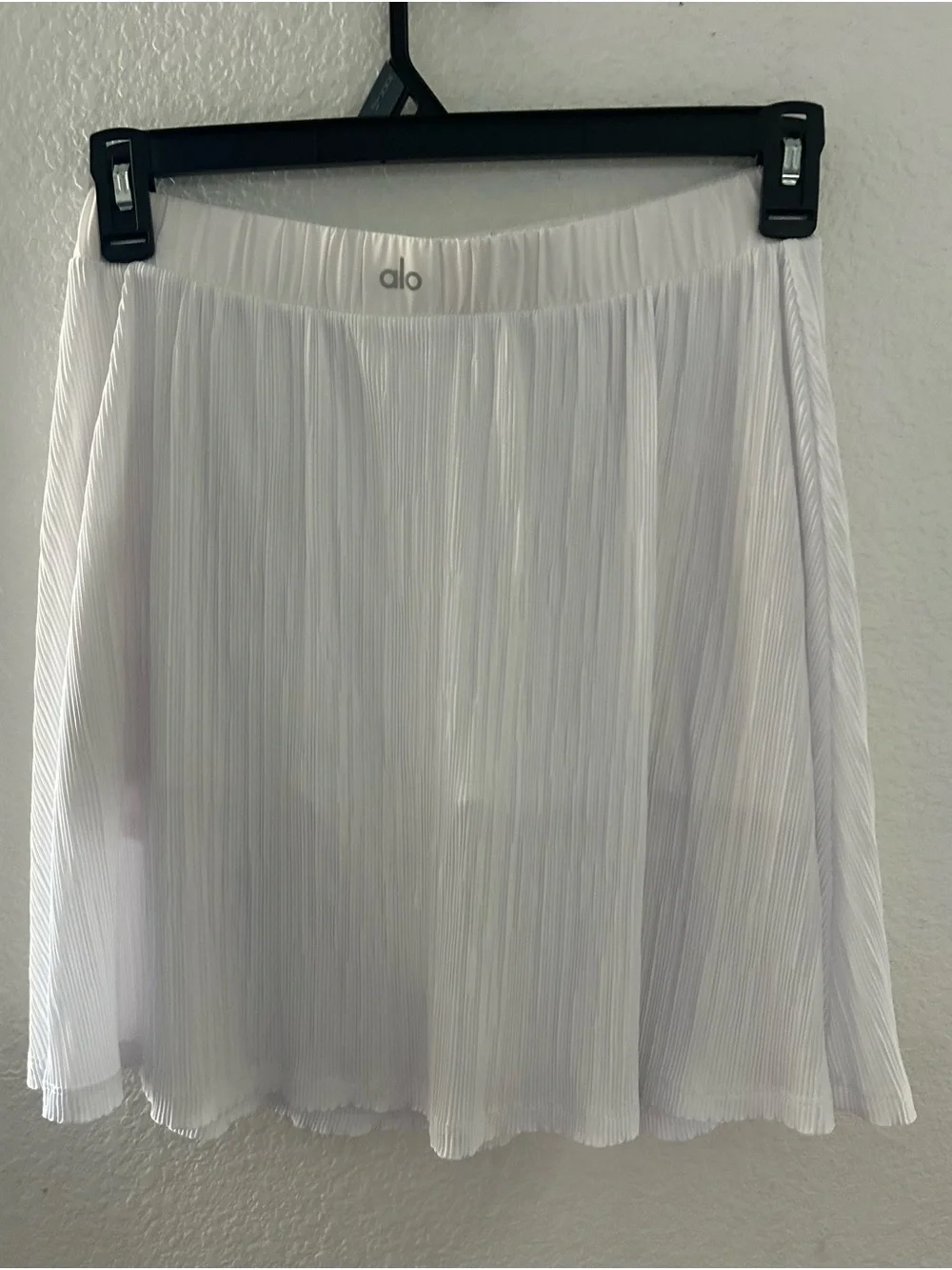 ALO Yoga White Pleated Midi Skirt